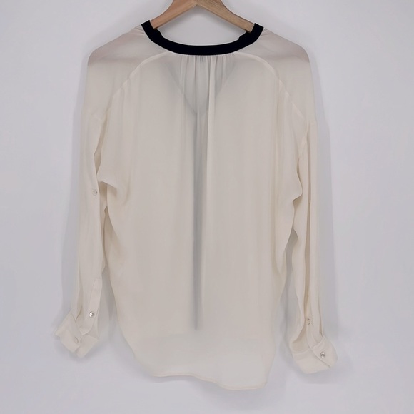 Vince Contrast Trim V-Neck Silk Blouse Off White Black Women’s Size XS - Picture 5 of 16